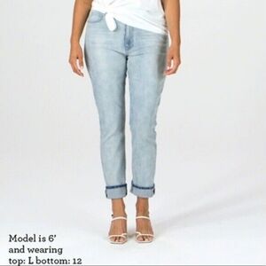 CAbi Higher Straight Leg Jeans - Size 4